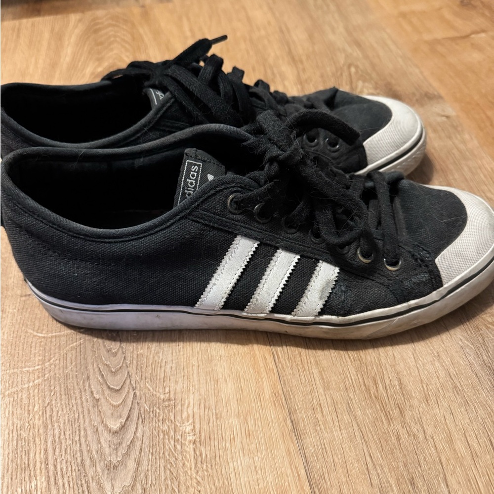 Adidas skateboarding shoes (nizza)